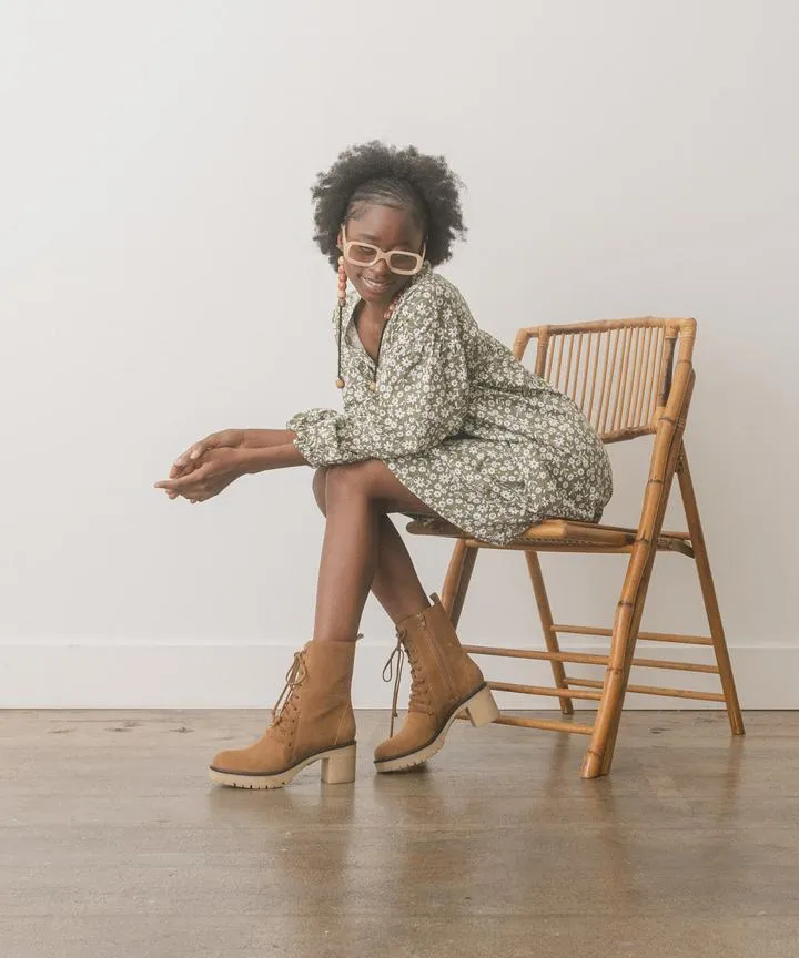 Ivy Zip Military Boots in Camel