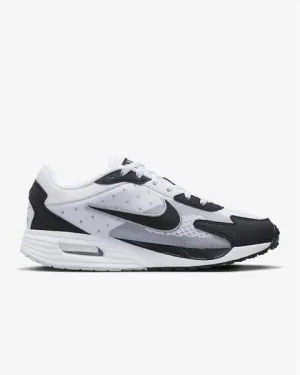 NIKE AIR MAX SOLO