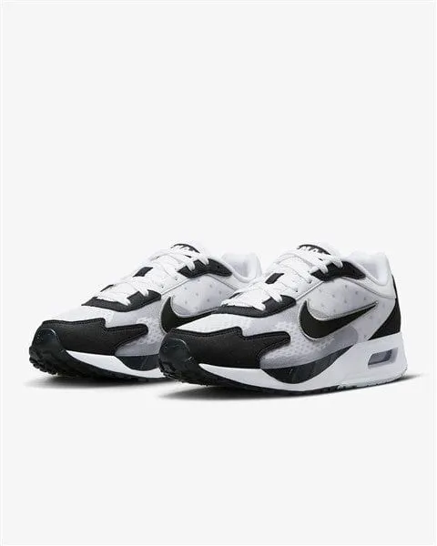 NIKE AIR MAX SOLO