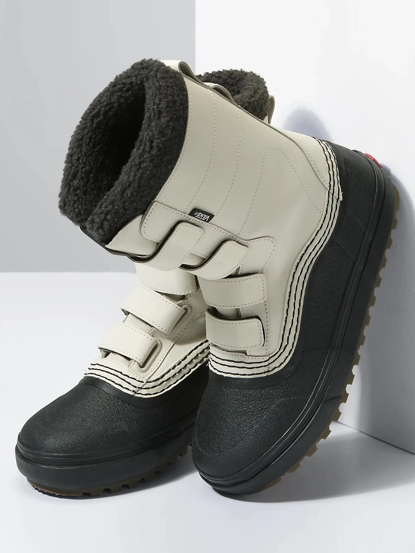 Standard V Snow MTE Bone/Black Winter Boots